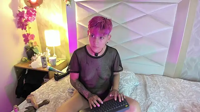 DannyRouds' Live XXX Chat