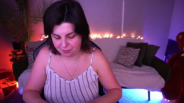 MirandaWong Adlı Modelin Canlı XXX Sohbeti