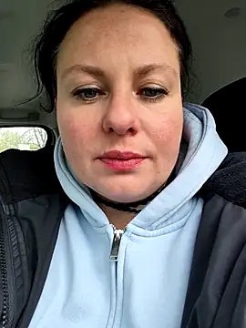 Živý XXX chat MiraCaramel