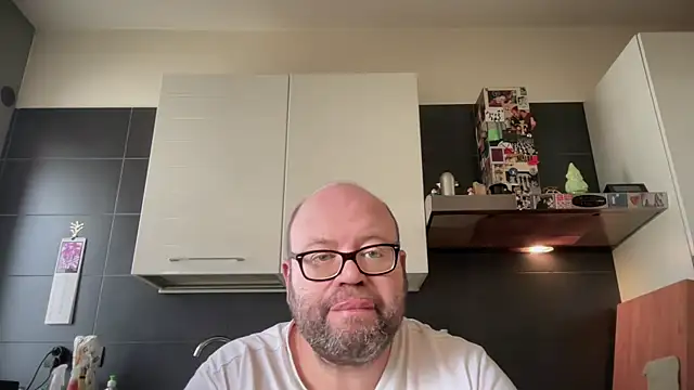theitalianbear's Live XXX Chat