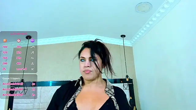 XXX chat uživo modela kimCosseyy