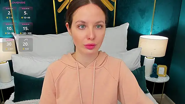 MonaRicci's Live XXX Chat