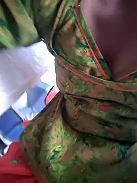 aunty_sumy Adlı Modelin Canlı XXX Sohbeti