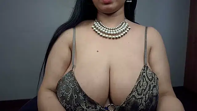 lustyruhh Adlı Modelin Canlı XXX Sohbeti