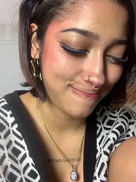 Chat XXX en directo de LilithMonette