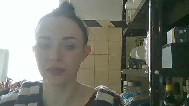 Chat +18 de Trinsy_Love ao vivo