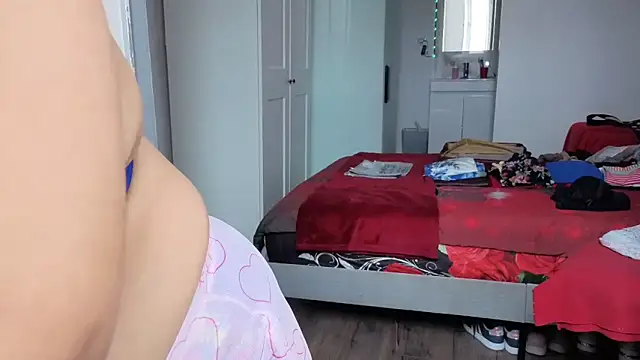 Chatroom XXX en direct de HotSpicyGujju