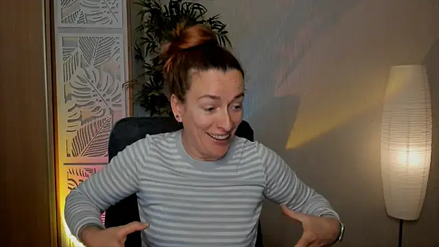 RebeccaMartinezのライブXXXチャット