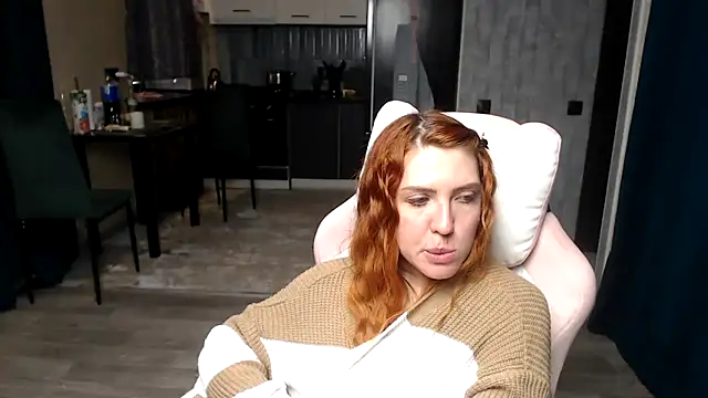 Reginasmilee: онлайн-секс-чат