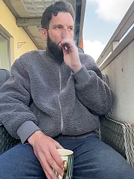 Michel_huge Pertunjukan Webcam