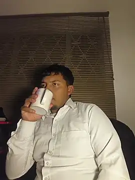 Chat +18 de Itsdavidxxx ao vivo