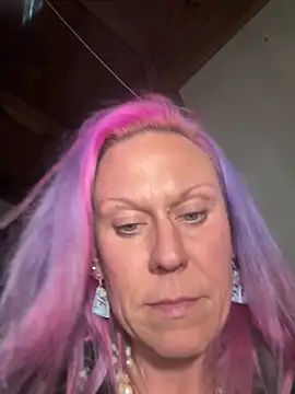 Pokazy przed kamerką – HappyCumDump55