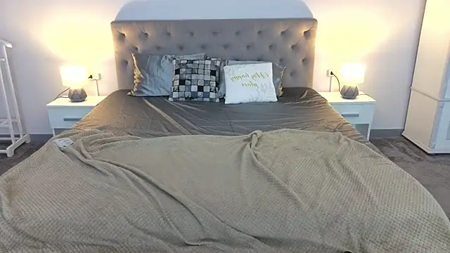 NikkiGoldSide 现场XXX聊天