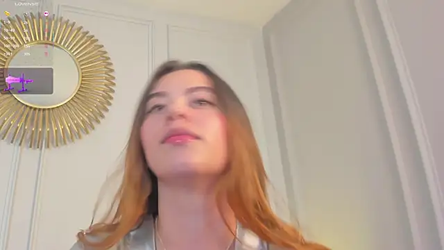 CharlotteBrownn_: διαδικτυακό σόου στην κάμερα