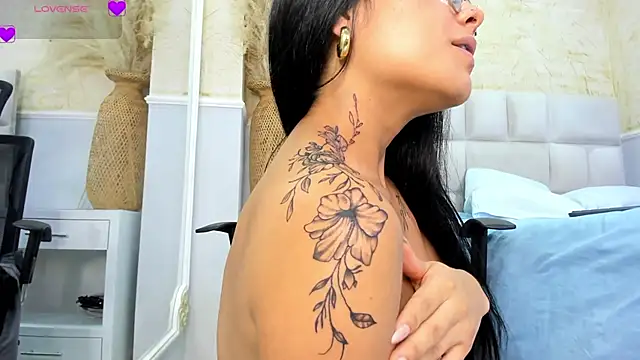 AnaiaClarck's Live XXX Chat