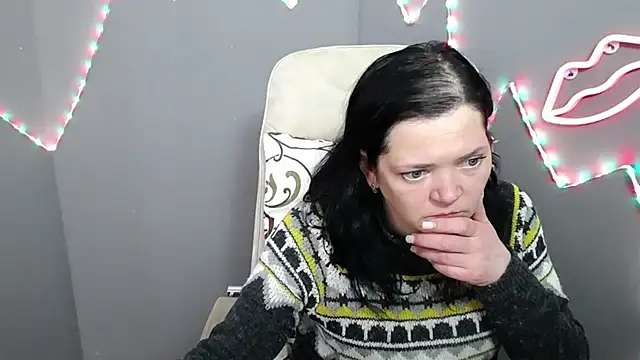 LauraFinnのライブXXXチャット