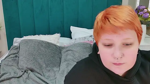 Edna_Davis Show in webcam