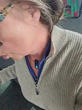 Hot-Muci Live XXX-Chat