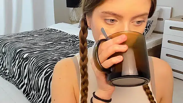 Erica_Kiss: онлайн-секс-чат