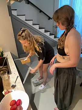 Nura_n_Sarah: вебкам-шоу