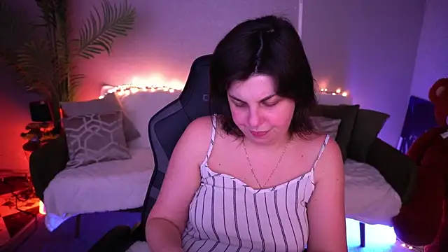 MirandaWong Chat XXX in diretta