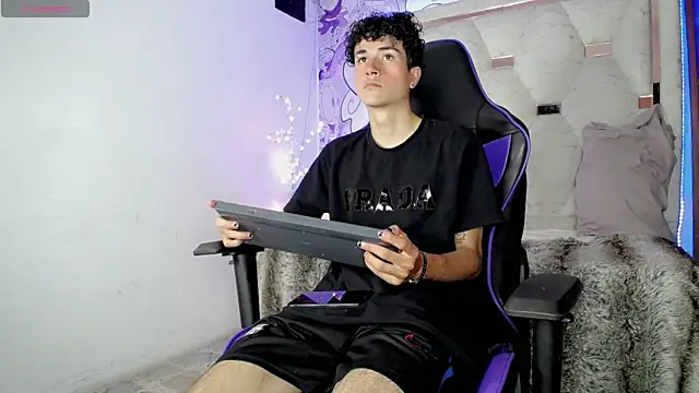 johnny_cagee live XXX chat