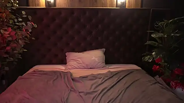 WildKittenX_'s Live XXX Chat