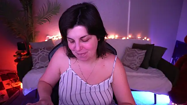 MirandaWong Chat XXX in diretta