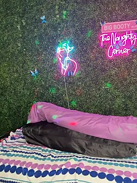 Chatroom XXX en direct de RenaThickAss