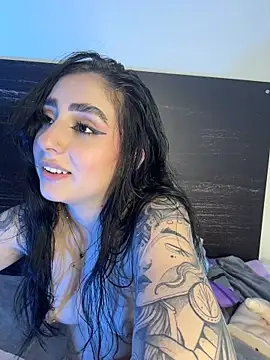 sharlot24's Live XXX Chat