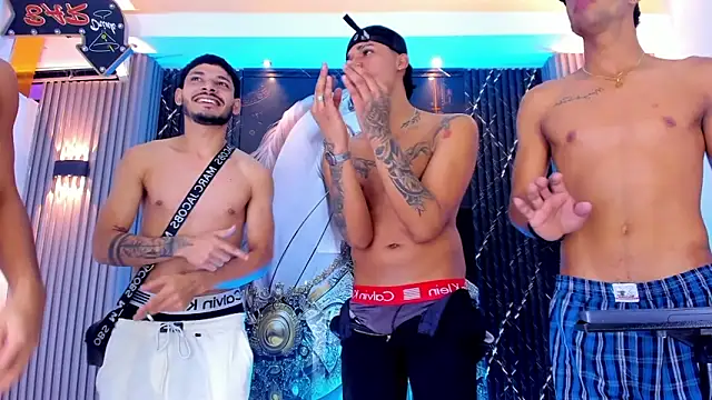 Show de the_knights_of_the_night_ na webcam