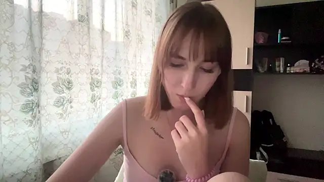 Chat +18 de AquilineOrites ao vivo