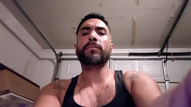 Forbidden_daddy: διαδικτυακό σόου στην κάμερα