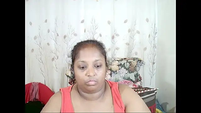 Indiantasha élő XXX-chatje