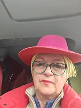 Hot-Muci élő XXX-chatje