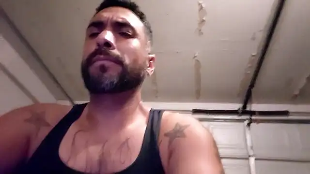 Pokazy przed kamerką – Forbidden_daddy