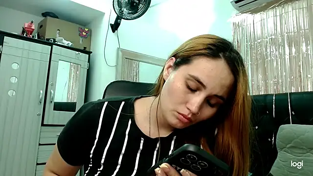 Chat +18 de Baby_hornyJM ao vivo