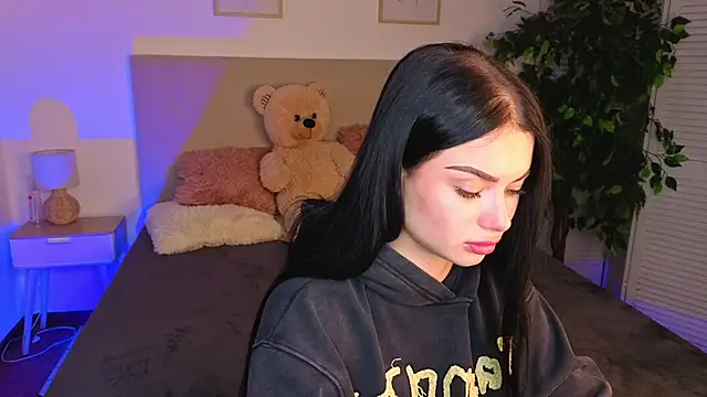 Silena_sky Adlı Modelin Canlı XXX Sohbeti