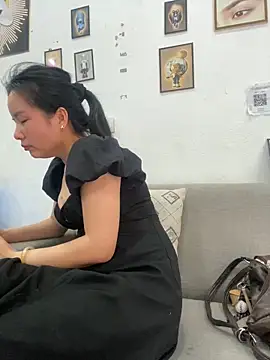 Ivy_Trix2's Live XXX Chat