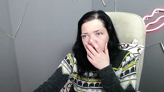 LauraFinn: онлайн-секс-чат