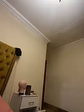 Show modela xXXSexyamazon na web-kameri