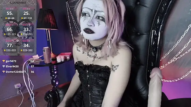 Navier__ élő XXX-chatje