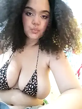 TrixieRosse Live XXX-chat