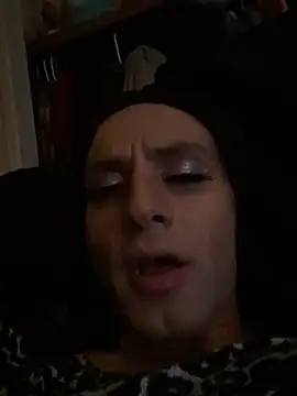 AlexAndriaStrips Chat XXX in diretta