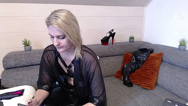 NoraNoxx: онлайн-секс-чат