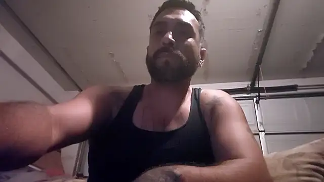 Forbidden_daddy: διαδικτυακό σόου στην κάμερα