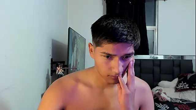 mateo-Esposito webkamerás műsora