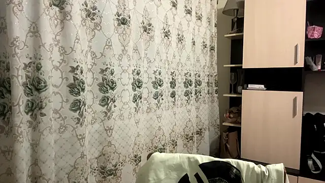 AquilineOrites' Live XXX Chat