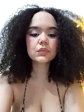 TrixieRosse: онлайн-секс-чат