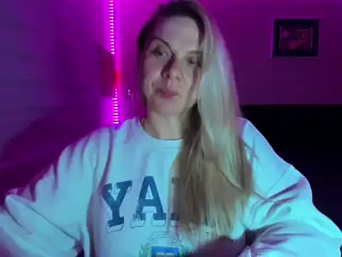 callme_iva Chat XXX in diretta